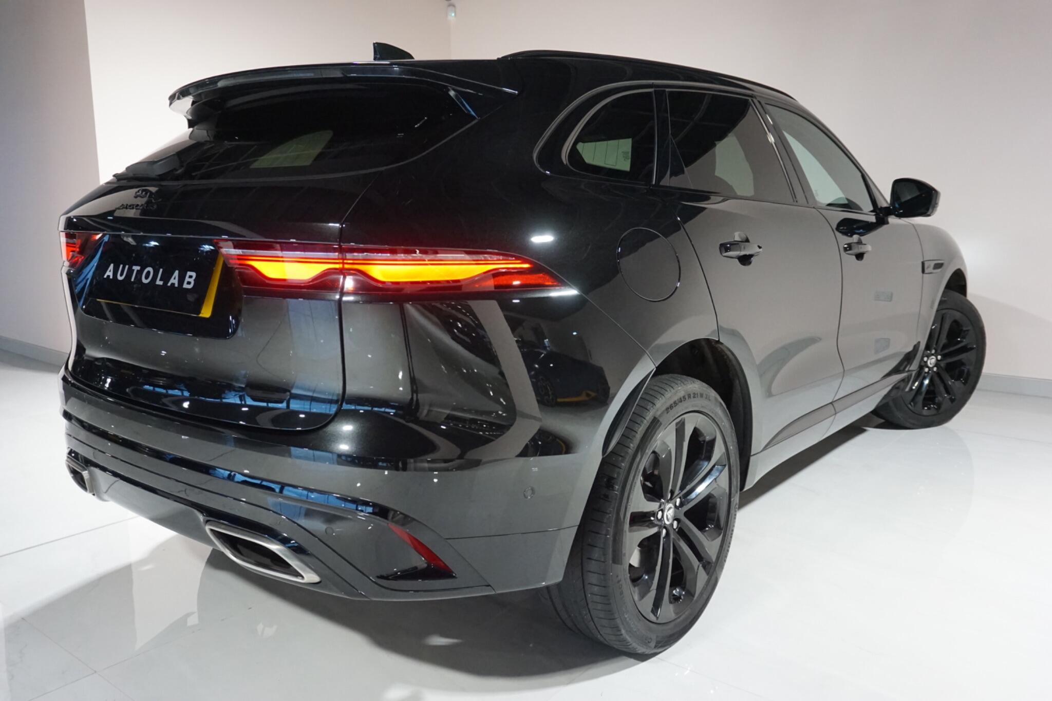 Jaguar F-PACE 3.0 D300 MHEV R-Dynamic HSE Black SUV 5dr Diesel Auto AWD Euro 6 (s/s) (300 ps)